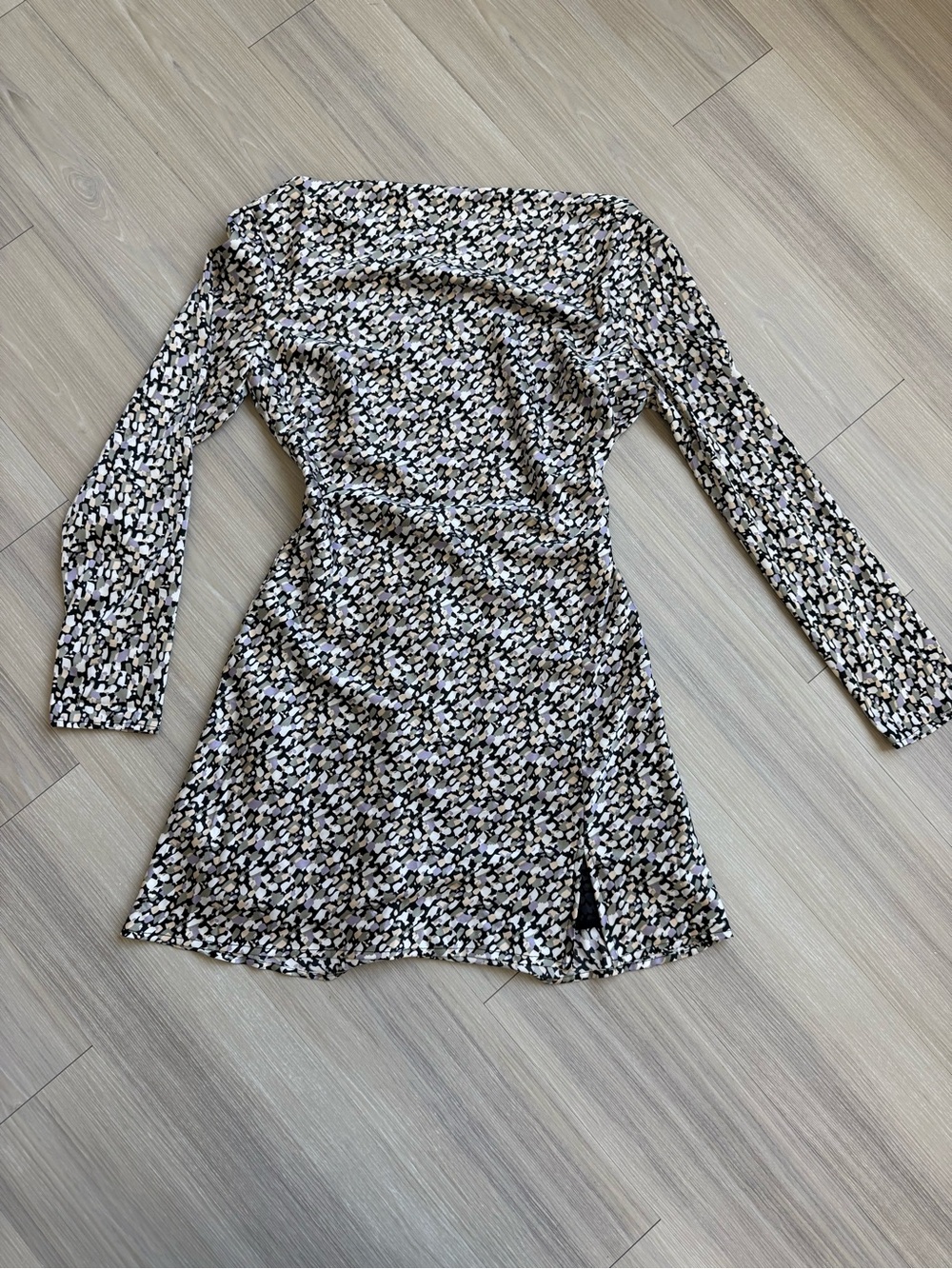 Long Sleeve Printed Mini Dress in Black & White